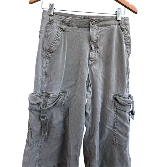 American Eagle Women's Super High-Waisted Cargo Baggy Wide-Leg Pant Olive Size 2 - Picture 6 of 10